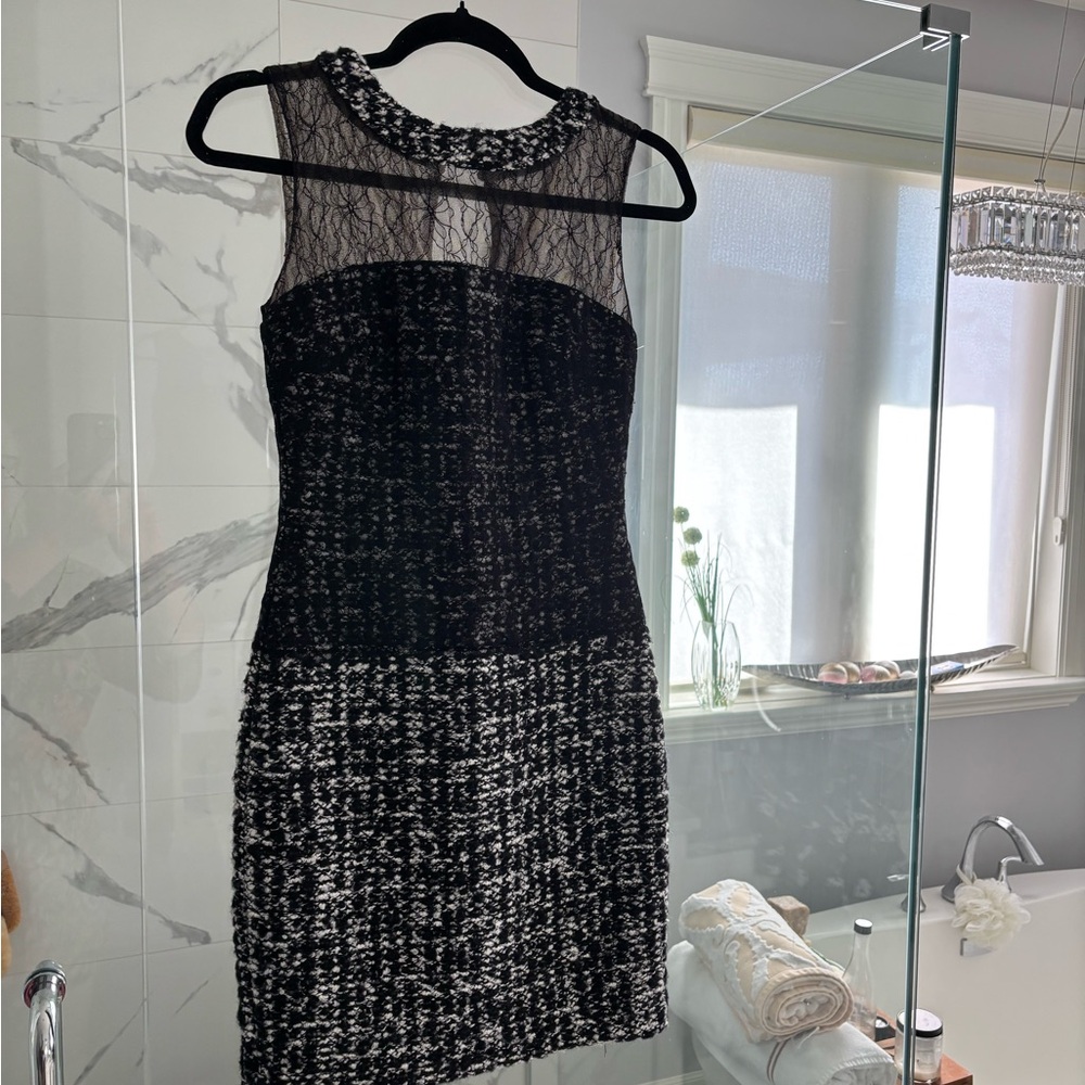 French demure dressing size extra small classy and rich! Dressing vibe